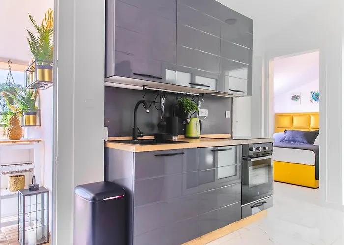 Hrpina Heritage House Ii בית הארחה