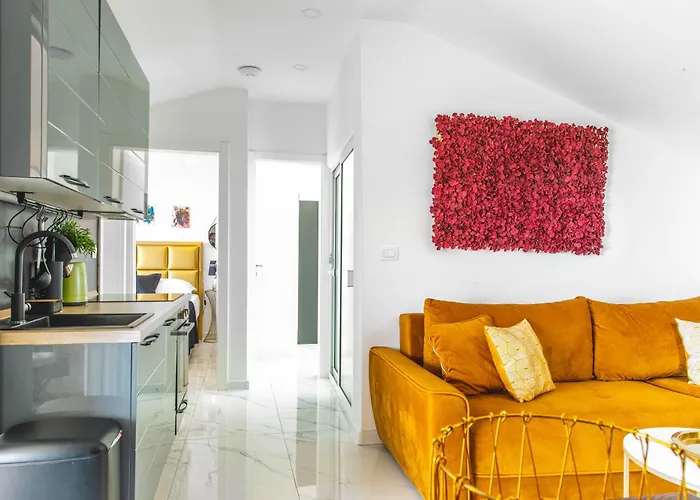 Hrpina Heritage House Ii בית הארחה 3*